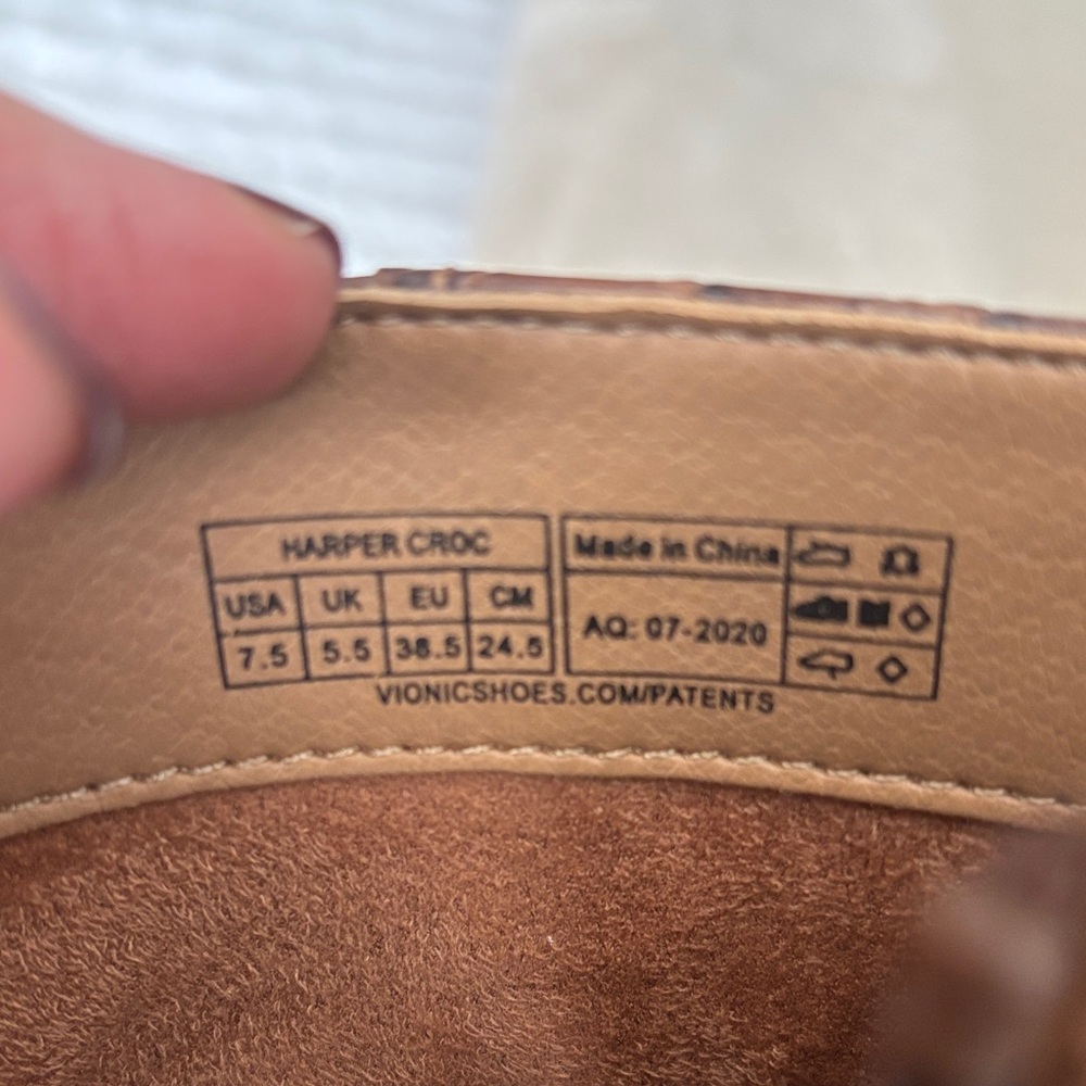 Vionic Harper Brown Crocodile Pattern Ankle Boots… - image 5